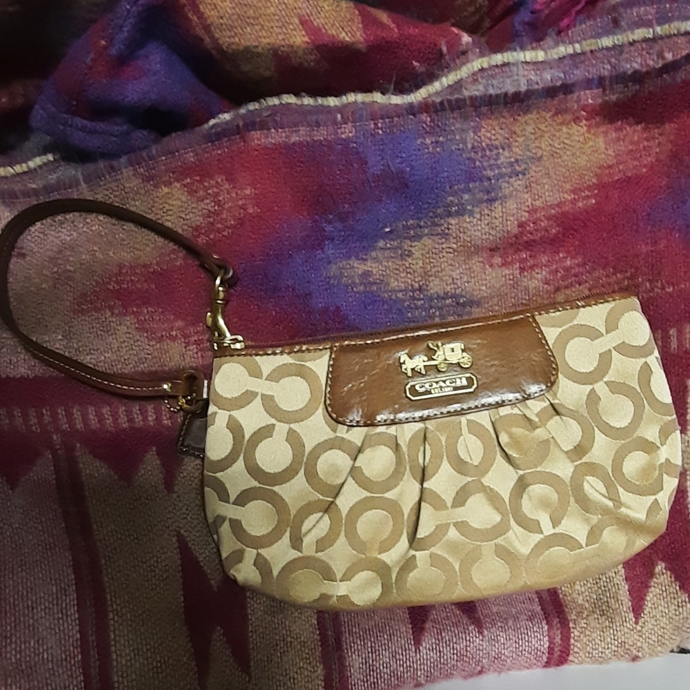 Classic Coach Op Art Medium Tan Brown Wristlet Wallet